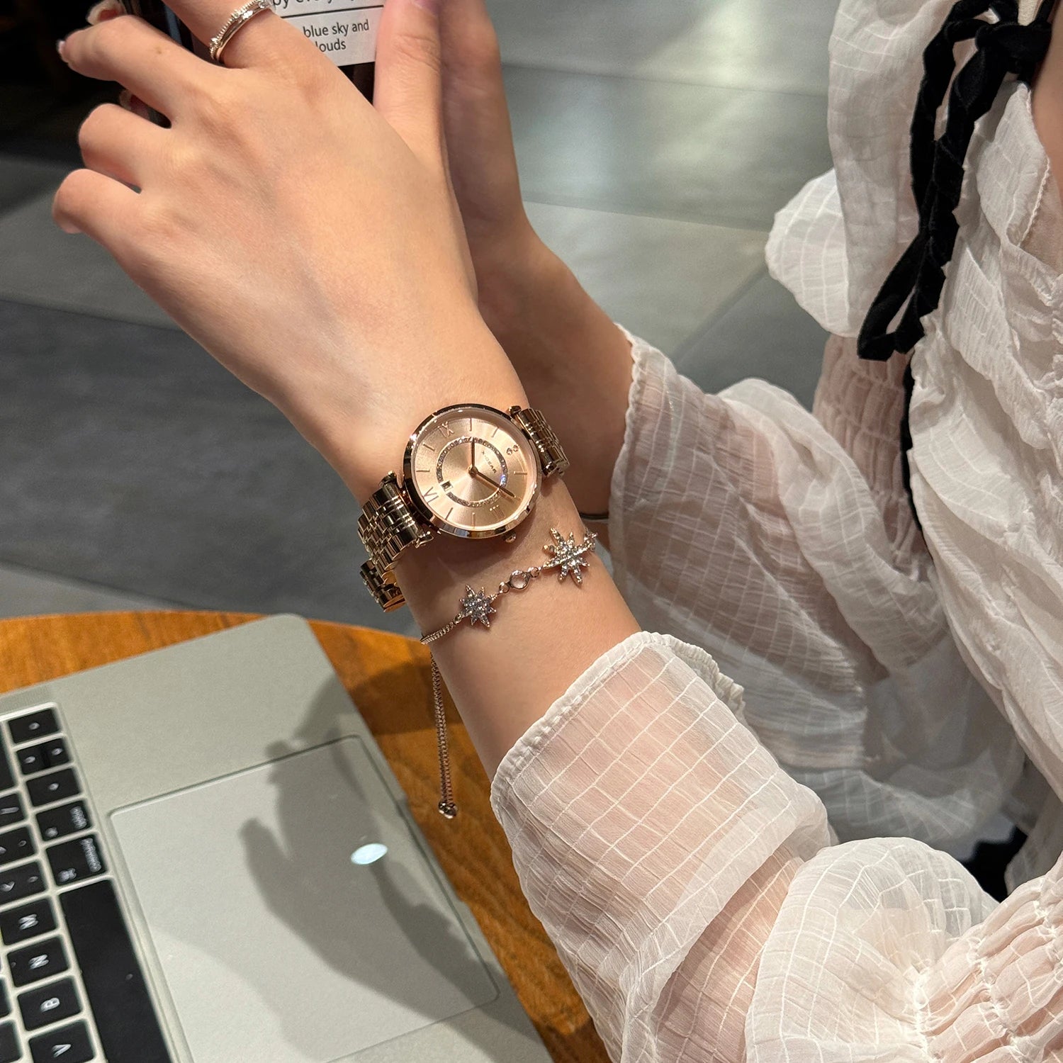 Fashion Couple Watches Stainless Steel Strap Analog Quartz Wristwatches His & Hers Matching Timepieces for Couples
